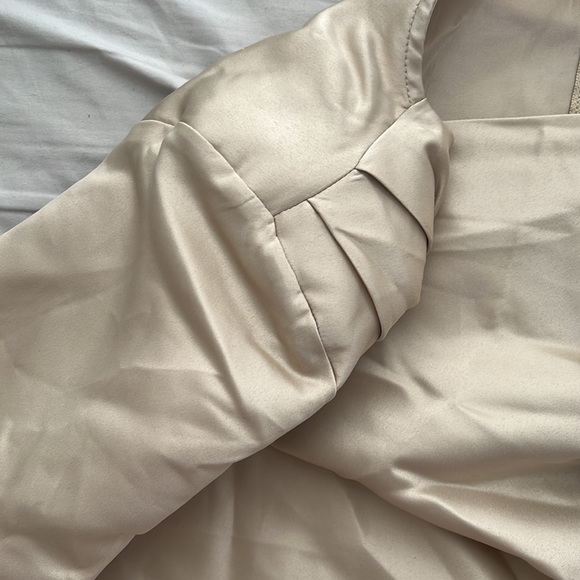 PLT - Cowl Neck Shoulder Pad Long Sleeve Crop Top - Champagne Satin SIZE 10 - Picture 4 of 5